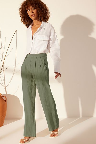 Trendyol Collection Grüne, plissierte Hose aus 100 % Leinen mit hoher Taille und weitem Bein TWOSS24JE00245