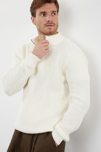 Trendyol Collection Ecru Casual Double Half Rollkragenpullover – TMNAW22KZ1908