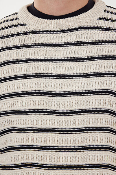 Trendyol Collection Bézs uniszex csíkos nyakú kötött pulóver - TMNAW25KZ00025