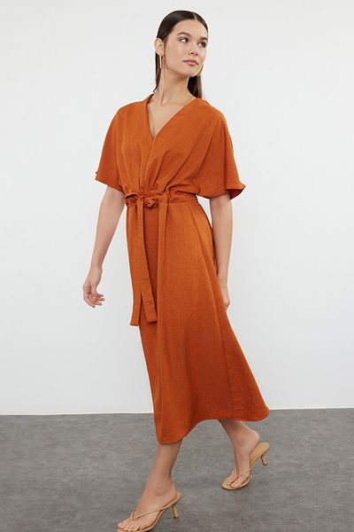 Trendyol Collection Сукня міді А-силуету з коричневого тканого полотна з коричневими дефектами TWOSS23EL01543