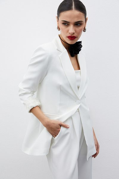 Sateen سترة كلاسيكية ذات ياقة أحادية - إكرو