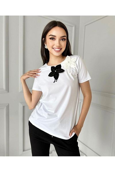 Pulli Collection Βασικό μπλουζάκι με λευκό φλοράλ σχέδιο
