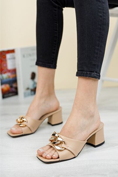 Demashoes Γυναικείες παντόφλες με αγκράφα σε χρώμα καρύδι