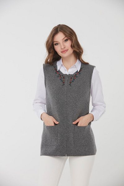 Desen Triko Women's Crew Neck Daisy Embroidered Wool Vest 0242190 Smoked