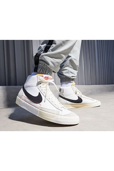 Nike DQ7673-100 Unisex Casual Blazer Mid Pro Club Shoes
