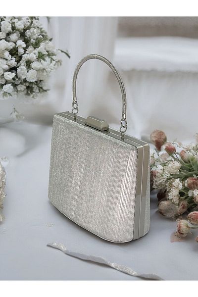 Biçanta Geantă de seară din metal de dimensiuni mari, de culoare gri, cu model cu laser - cu mâner și curea cu lanț