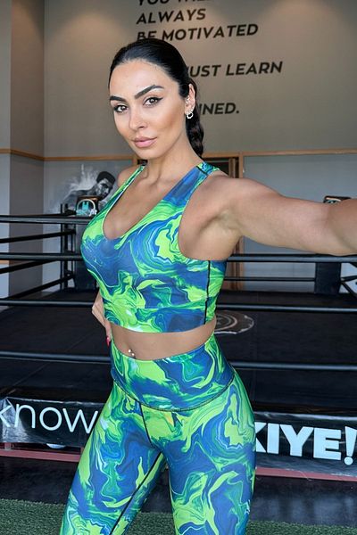 4upower Γυναικείο αθλητικό σουτιέν Greenmode V-Neck