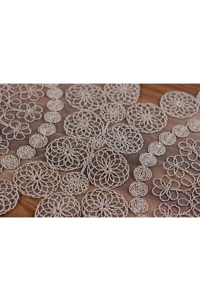 Tropikhome Embroidered Charger and Runner Set for 6 People - American Service 7 Piece Dowry Set