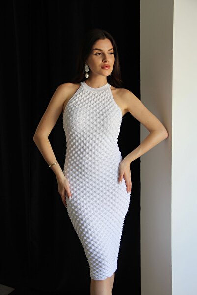 Genel Markalar Julidress Beyaz Bisiklet Yaka Ajurlu Petek Desenli Midi Boy Yazlık Elbise