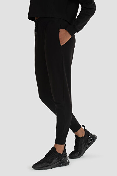 Superstacy Lexa Carrot Cut Black Jogger