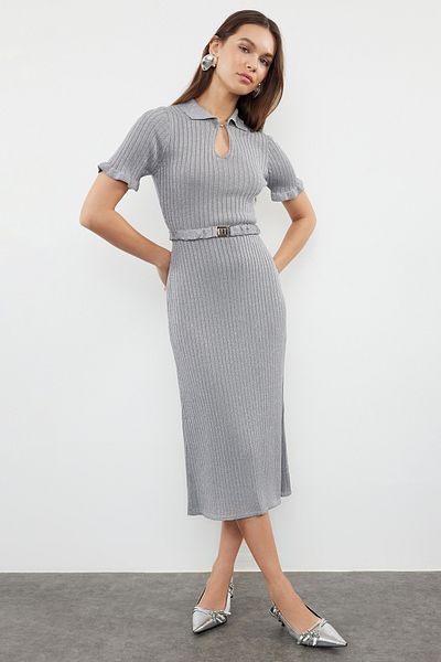 Trendyol Collection Póló nyakú szürke csillogó kötöttáru ruha - TWOSS24EL00852