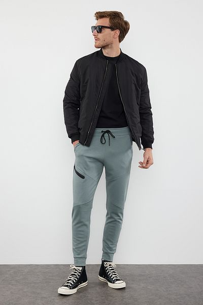 Trendyol Collection Mintfarbene Sportswear-Jogginghose – Nähte und Taschendetail, TMNAW25EA00024