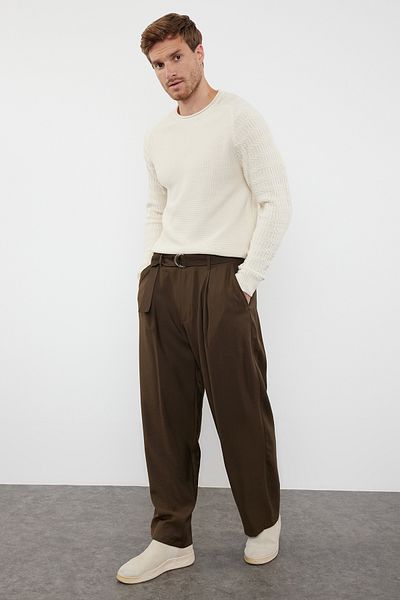 Trendyol Collection Ecrufarbener Slim-Fit-Strickpullover mit Rundhalsausschnitt – TMNAW22KZ0380