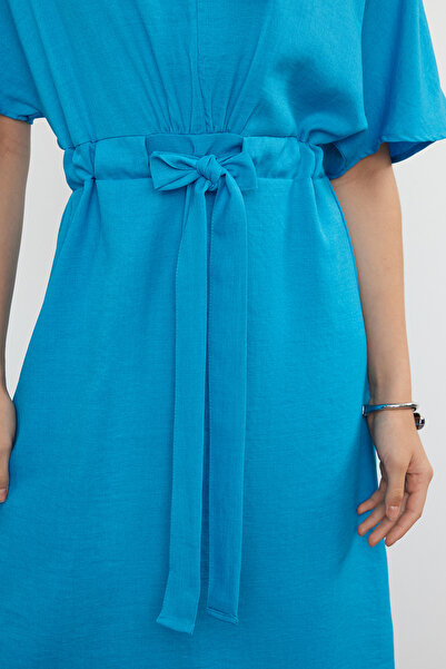 Trendyol Collection Rochie midi cu curea albastră în linie A - TWOSS23EL01543