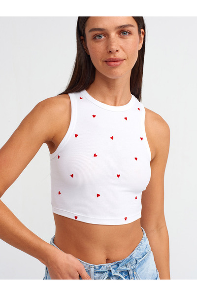 Dilvin 20819 Кроп-топ з вишивкою серця білий