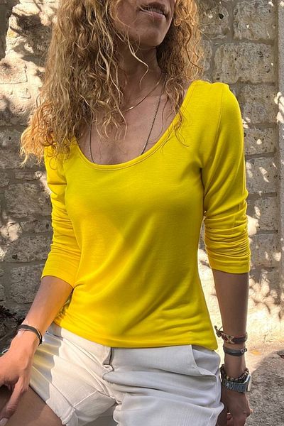 Güneşkızı Μαλακή βασική μπλούζα με κίτρινη λαιμόκοψη U - Γυναικεία BST700-3580