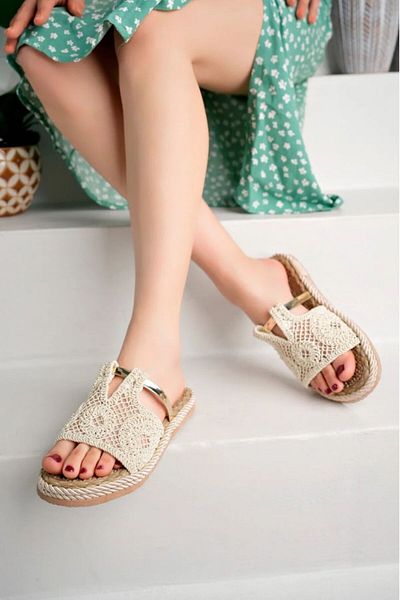 Lolo Life Women's Straw Slippers