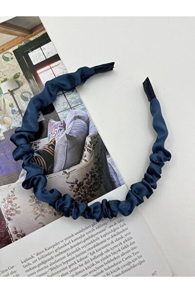 modernist مجموعة تاج مجمعة من الساتان النيلي