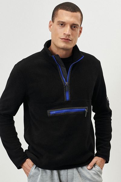 ALTINYILDIZ CLASSICS Men's Black Standard Fit Normal Cut Stand-Up Collar Zipper Detailed on the Sleeve Heat Protecting Sweatshirt Fleece