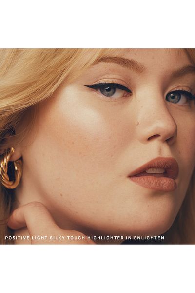 Rare Beauty Positive Light Silky Touch Highlighter