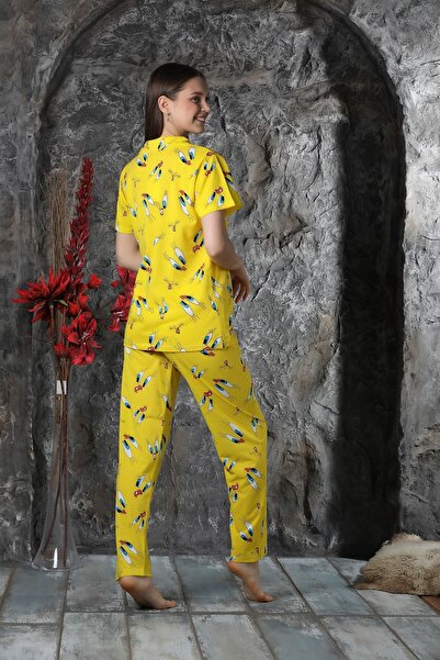 Sude HOMEWEAR WOMEN'S TWEETY PATTERNED SHORT SLEEVE PJAMA SET