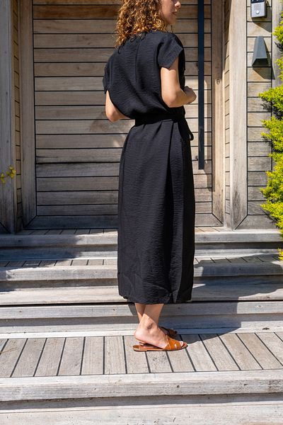 Güneşkızı Rochie lungă cu centură cu centură în față neagră pentru femei Bst3221