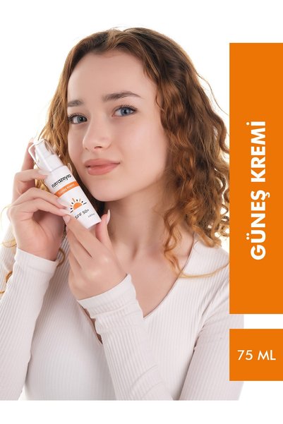 Nutrazeyra Cosmetics كريم حماية عالية من الشمس بمعامل حماية 50 SPF 75 مل ومجموعة العناية بالبشرة Aha Bha Tonic 200 مل