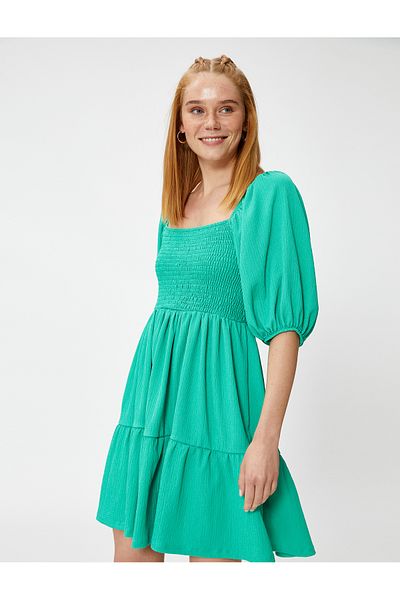 Koton Kurzes Lagenkleid mit Ballonärmeln