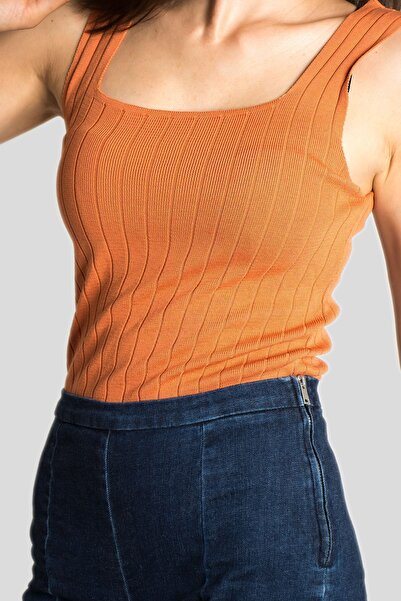 Butik بلوزة نسائية بدون أكمام بأشرطة سميكة، ملابس تريكو صيفية رفيعة ورقبة مربعة