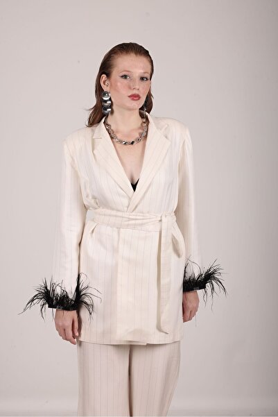 BUSRAORHAN Tüy detaylı Blazer takım