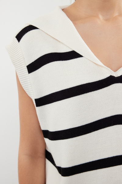 Trendyol Collection Striped Stone Turn-Down Collar Knitwear Sweater - TWOAW24SV00041