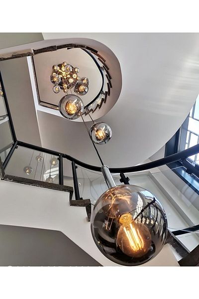 TREND 1000L Tray - 30 Glass Chrome Arms, Decorated Gallery Space, Pendant Chandelier