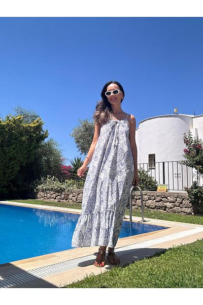 Atelier Derin Rochie lungă cu buzunare albastră cu imprimeu șal