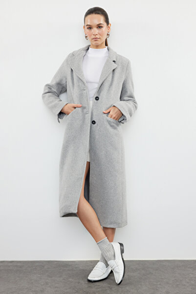 Trendyol Collection Měkký šedý vlněný sedací kabát s texturou – TWOAW25KB00025