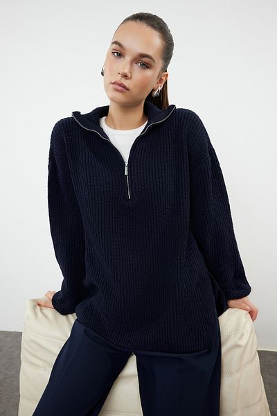 Trendyol Collection Marineblauer, nachhaltigerer Strickpullover mit weiter Passform TWOAW24KZ01119