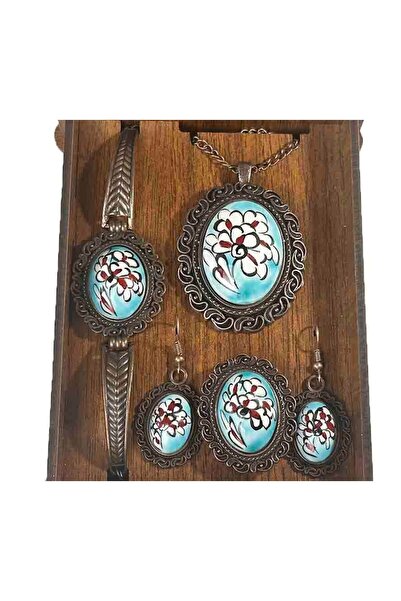 Çini Evi مجموعة مجوهرات من البلاط الفيروزي بزخارف اللوتس