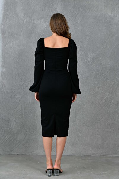 lovebox Dámská krepová látka s dvojitým výstřihem a nízkým střihem s balonovým rukávem a detailním rozparkem černé midi šaty 581915