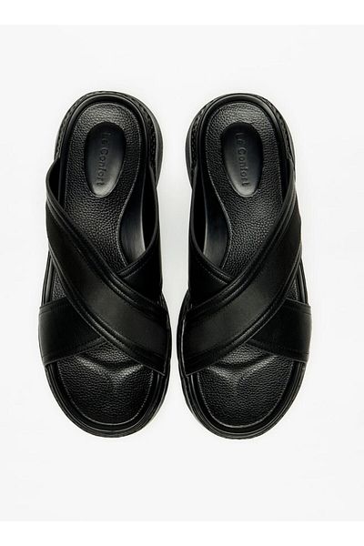 Le Confort صندل سهل الارتداء بحزام متقاطع