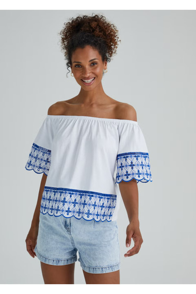 Kübra Tekstil 2213 Γυναικεία Μπλούζα Λευκή Μπαρντό με Λεπτομέρεια Μπλε Κέντημα