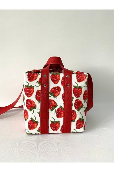 TALKING DREAMS Dinner Bag - Red Strawberry Pattern