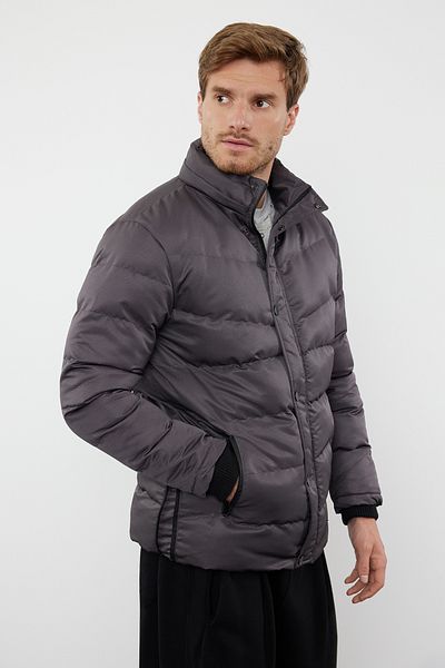 Trendyol Collection Graue Daunenjacke für Herren – mit Fleece gefüttert, wind- und wasserabweisend, normale Passform TMNAW23MO00009