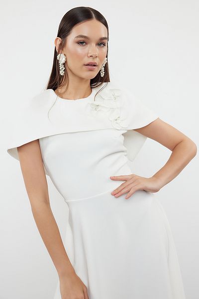 Trendyol Collection Rochie de seara eleganta cu detaliu trandafir alb - TPRSS24EL00229