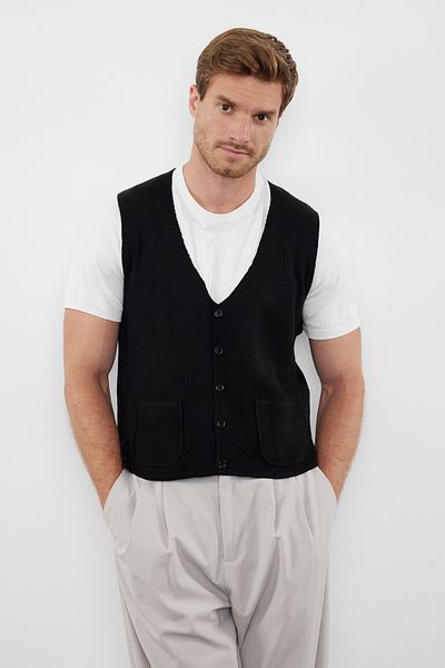 Trendyol Collection V-Neck μαύρο πλεκτό γιλέκο - FL Regular TMNAW20MG0011
