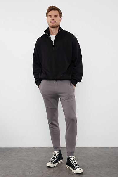 Trendyol Collection Φούτερ κανονικής κοπής με λεπτομερείς ραφές καπνιστών ραφών - Tmnaw25Ea00023