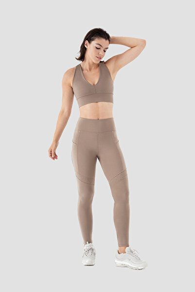 barebone طماق رياضية مفصلة بجيب مقطوع بالليزر لون حجري