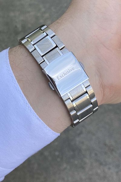 Daniel Klein Exclusive Sports and Stylish Men's Wristwatch with Active Indicator