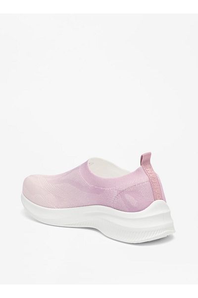 Oaklan by Shoexpress حذاء مشي سهل الارتداء ومزخرف