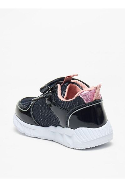 Flora Bella by Shoexpress حذاء رياضي بتفاصيل مزخرفة مع إغلاق بخطاف وحلقة