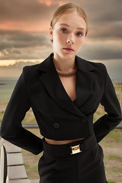 HAKKE Double Breasted Cut Crop Blazer