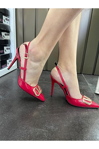 Abacca Kadın Gold Toka Detaylı Rugan Sivri Burun Stiletto